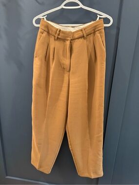 Aritzia Carrot Pants